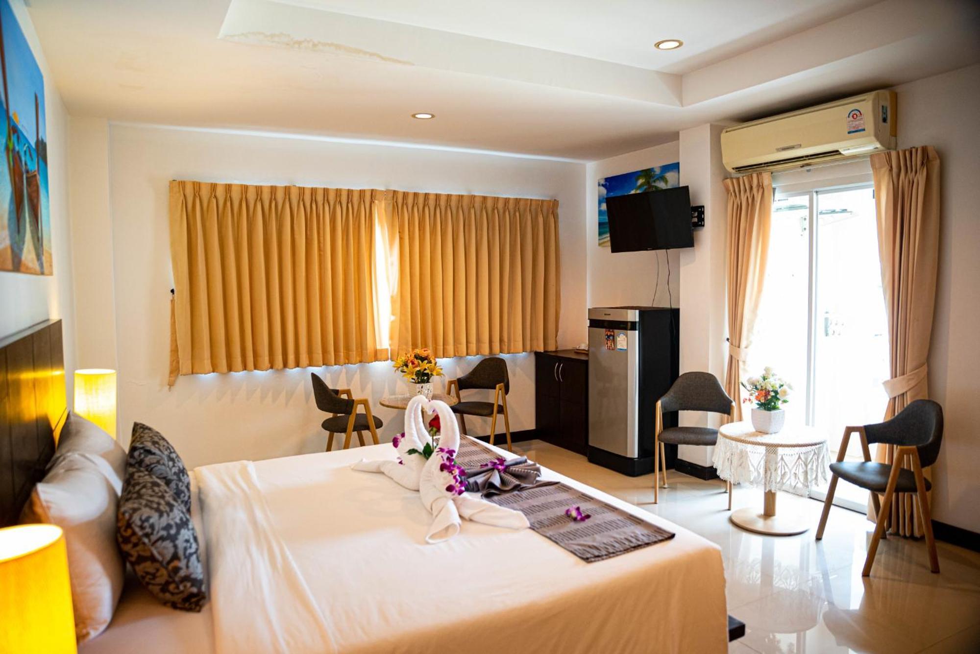 Q Victory Patong Hotel Екстериор снимка